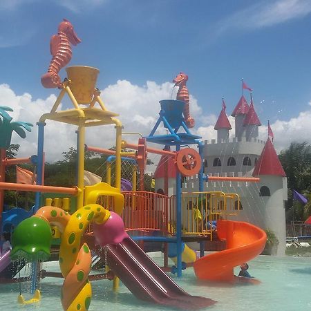Отель Gazebo Pools And Restaurant Cabadbaran Экстерьер фото