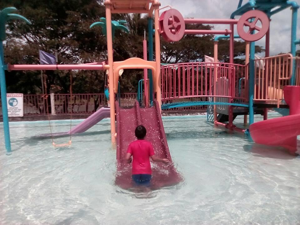 Отель Gazebo Pools And Restaurant Cabadbaran Экстерьер фото